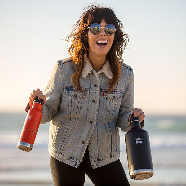64oz-classic-with-loop-cap-u0 64oz_insulated_classic_black_beach_smile_square.jpg