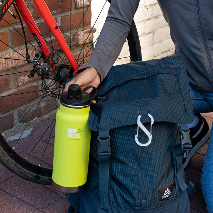 tkwide-chug-cap-m1 K32TKWSSL-JP-Bottle-Biking-Chug-Cap-lifestyle.jpg