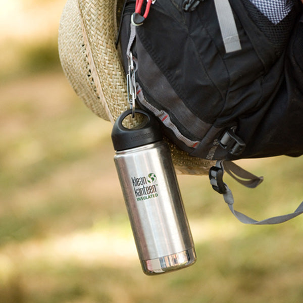 steel-s-biner-3-o4 carabiner_steel_bottle_backpack_lifestyle_dd4fef2d-f5d2-4f32-ac05-c706bd6b518e.jpg