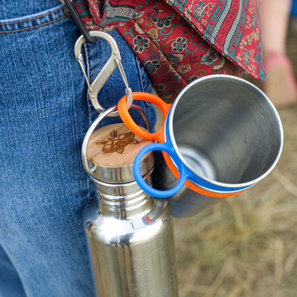 steel-s-biner-3-o4 carabiner_steel_clip_bottle_lifestyle_f9a2dad1-cd06-4894-b3ff-13476b2b5a87.jpg