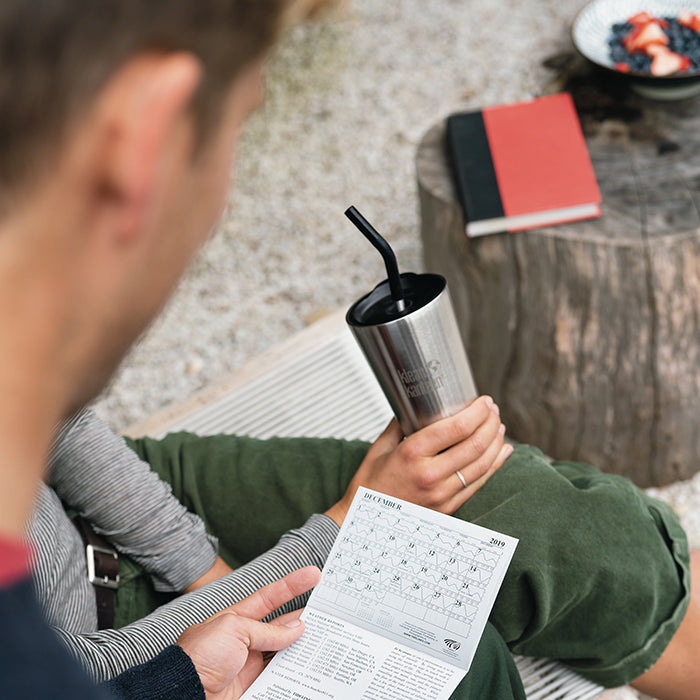 straw-2-pack-black-sale-j0 steel_straws_lifestyle.jpg